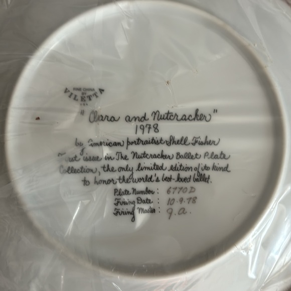 Beautiful vintage fine china plate of “Clara & Nut Cracker! - Picture 4 of 10